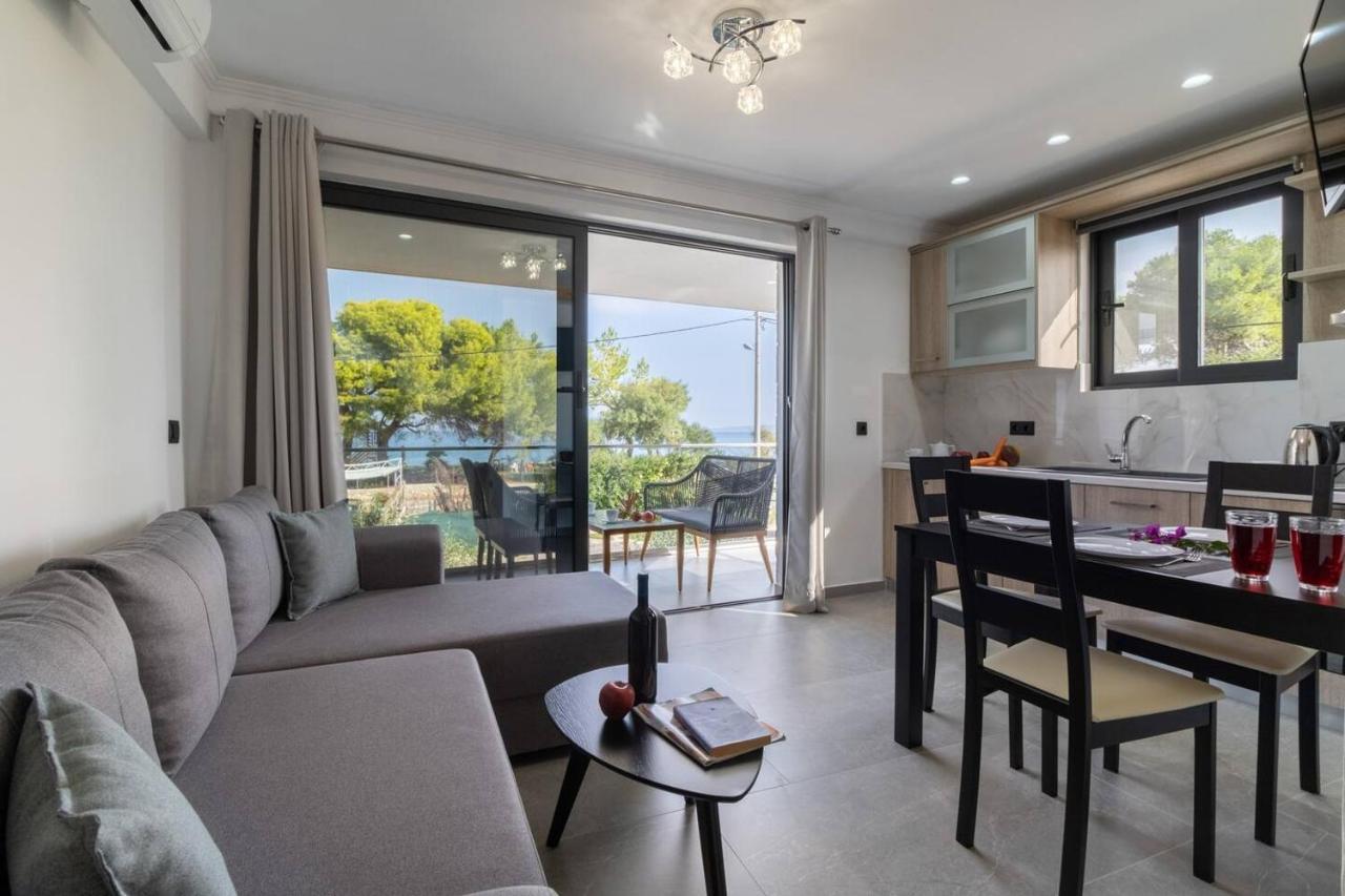 Villa On The Sea Agia Marina  Exterior foto